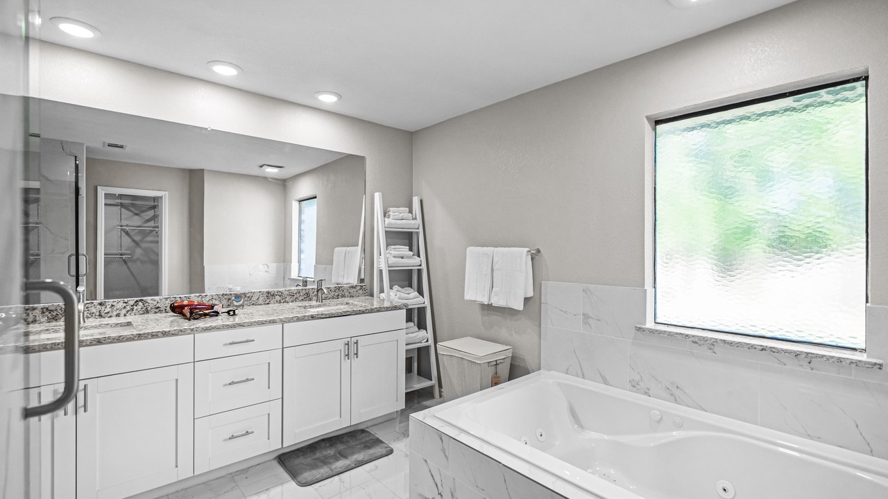 Photo of Bathroom in Southwest Carrollton