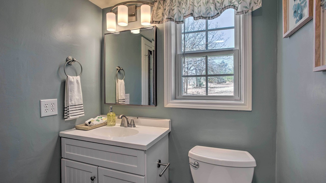 Photo of Bathroom in Slaughterville