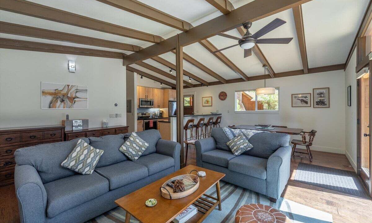 Photo of Livingroom in Carnelian Bay