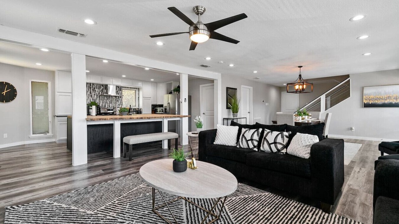 Photo of Livingroom in Grand Prairie