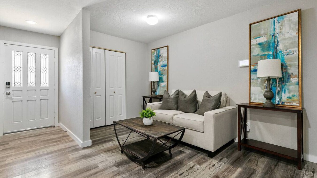 Photo of Livingroom in Grand Prairie