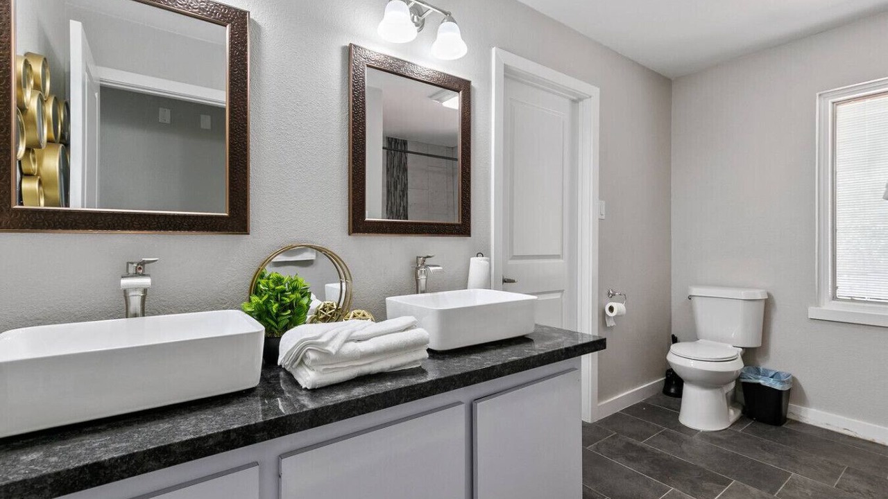 Photo of Bathroom in Grand Prairie