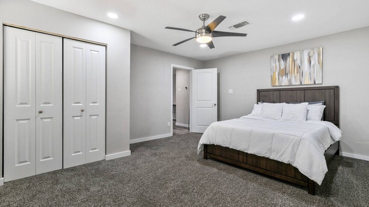 Photo of Bedroom in Grand Prairie