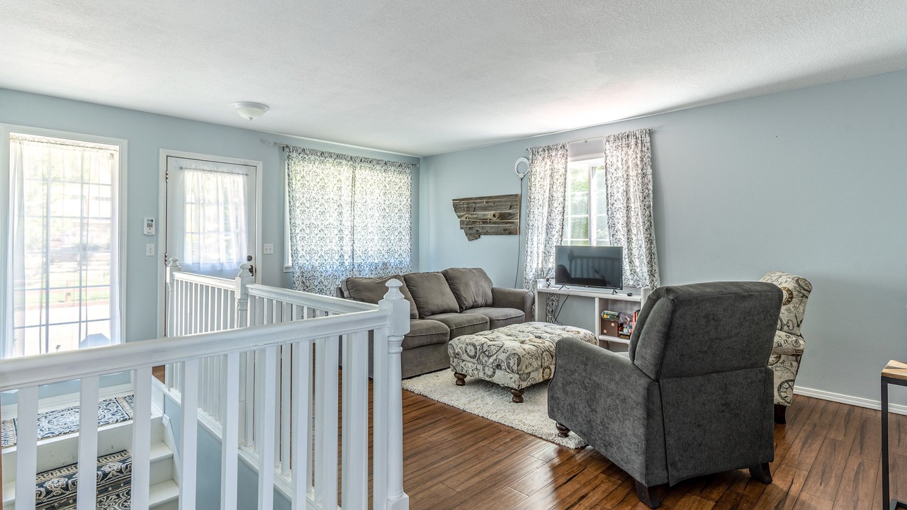 Photo of Livingroom in Woods Bay