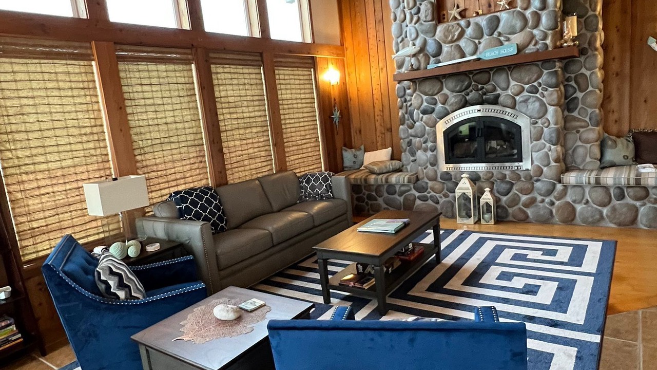 Photo of Livingroom in Cohassett Beach