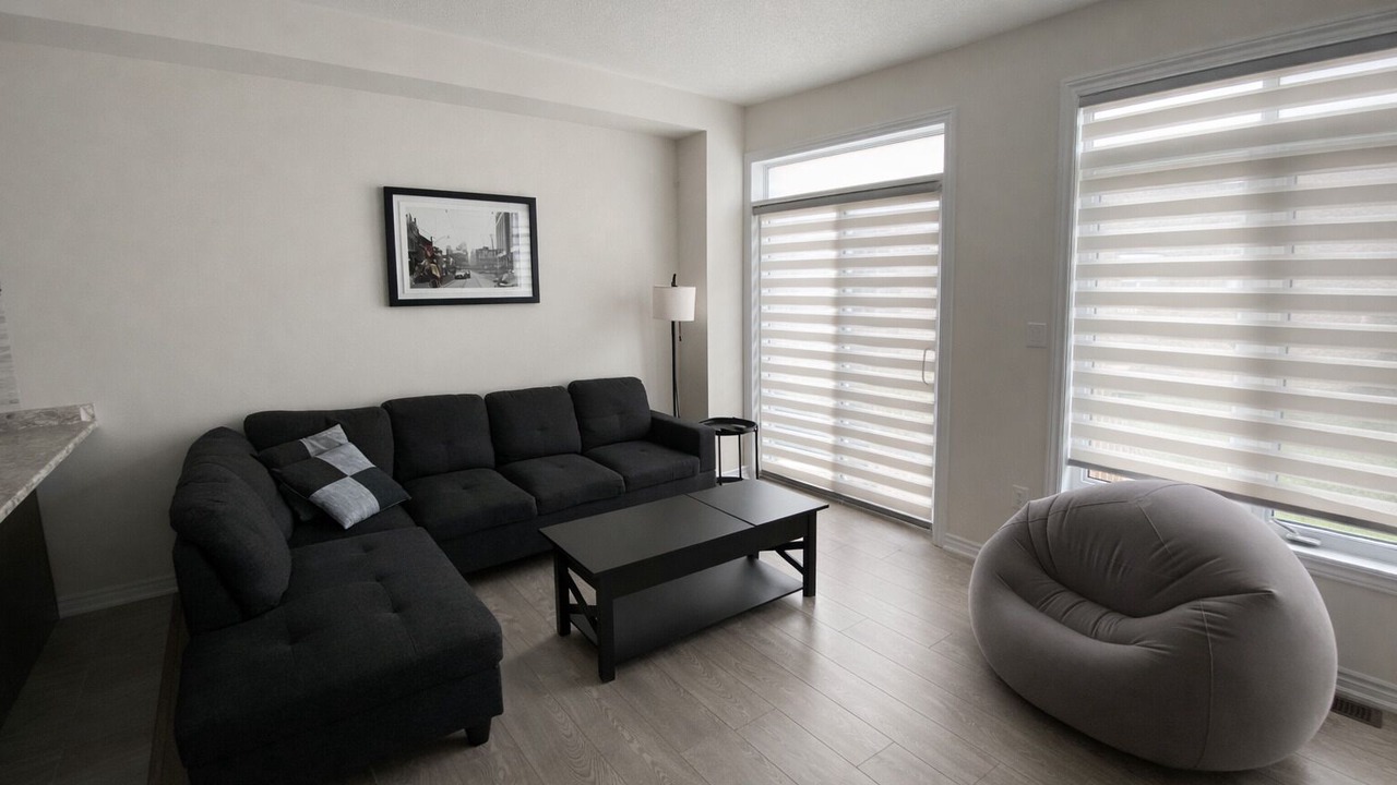 Photo of Livingroom in Alcona