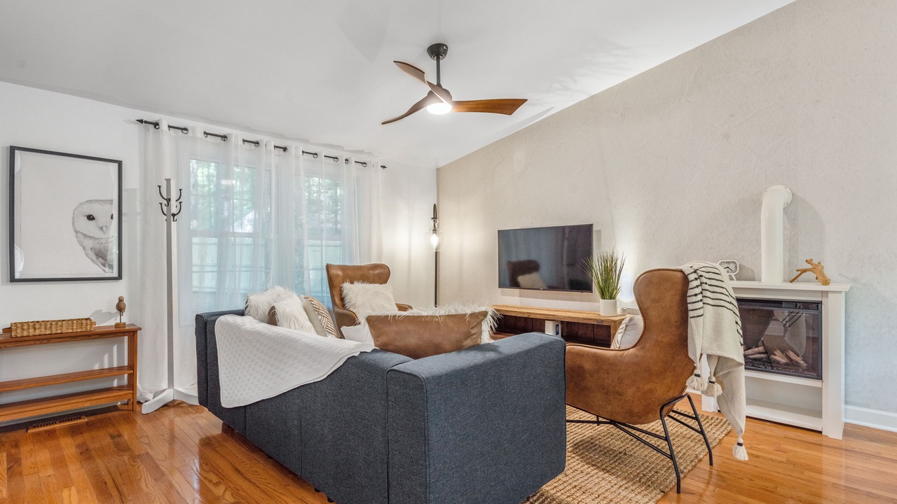 Photo of Livingroom in Northeast Raleigh