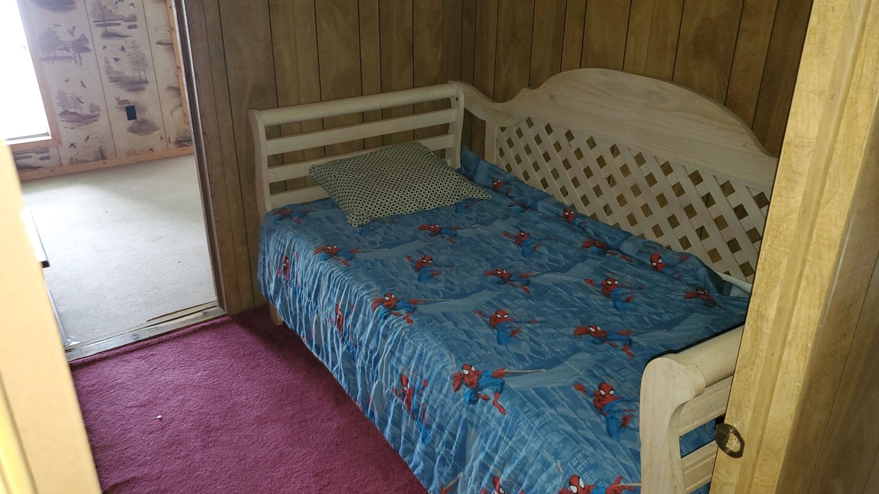Photo of Bedroom in Acme
