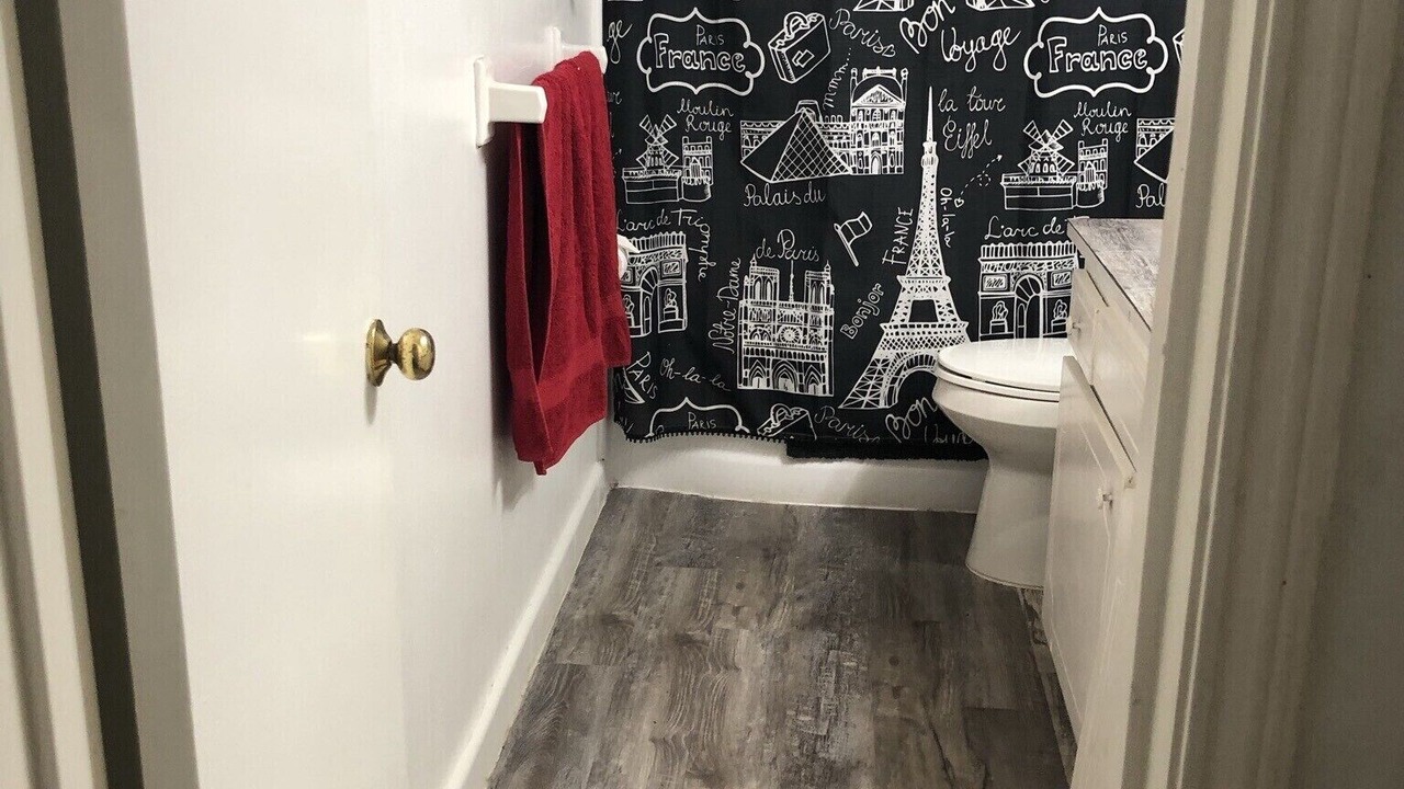 Photo of Bathroom in Woodlake - Briar Meadow