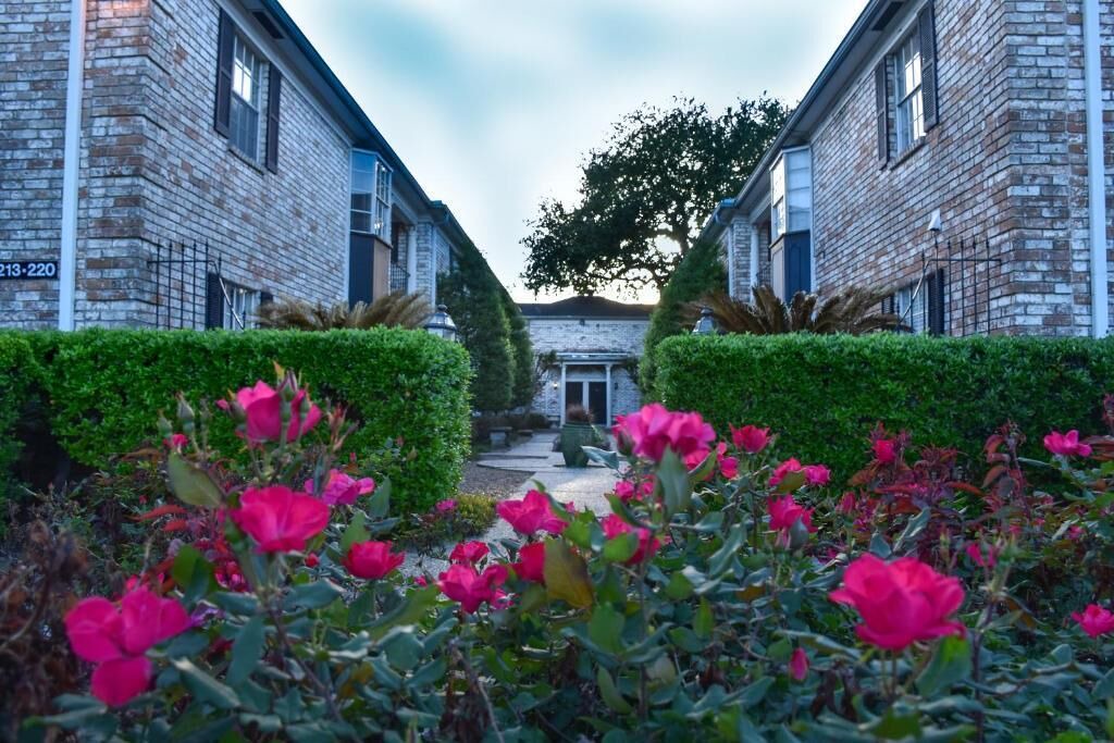 Photo of Outdoor in Woodlake - Briar Meadow
