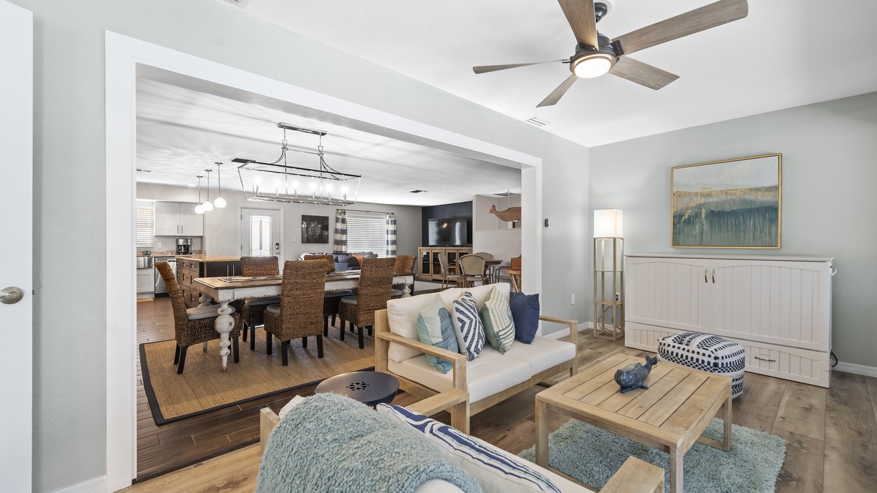 Photo of Livingroom in Indian Waters