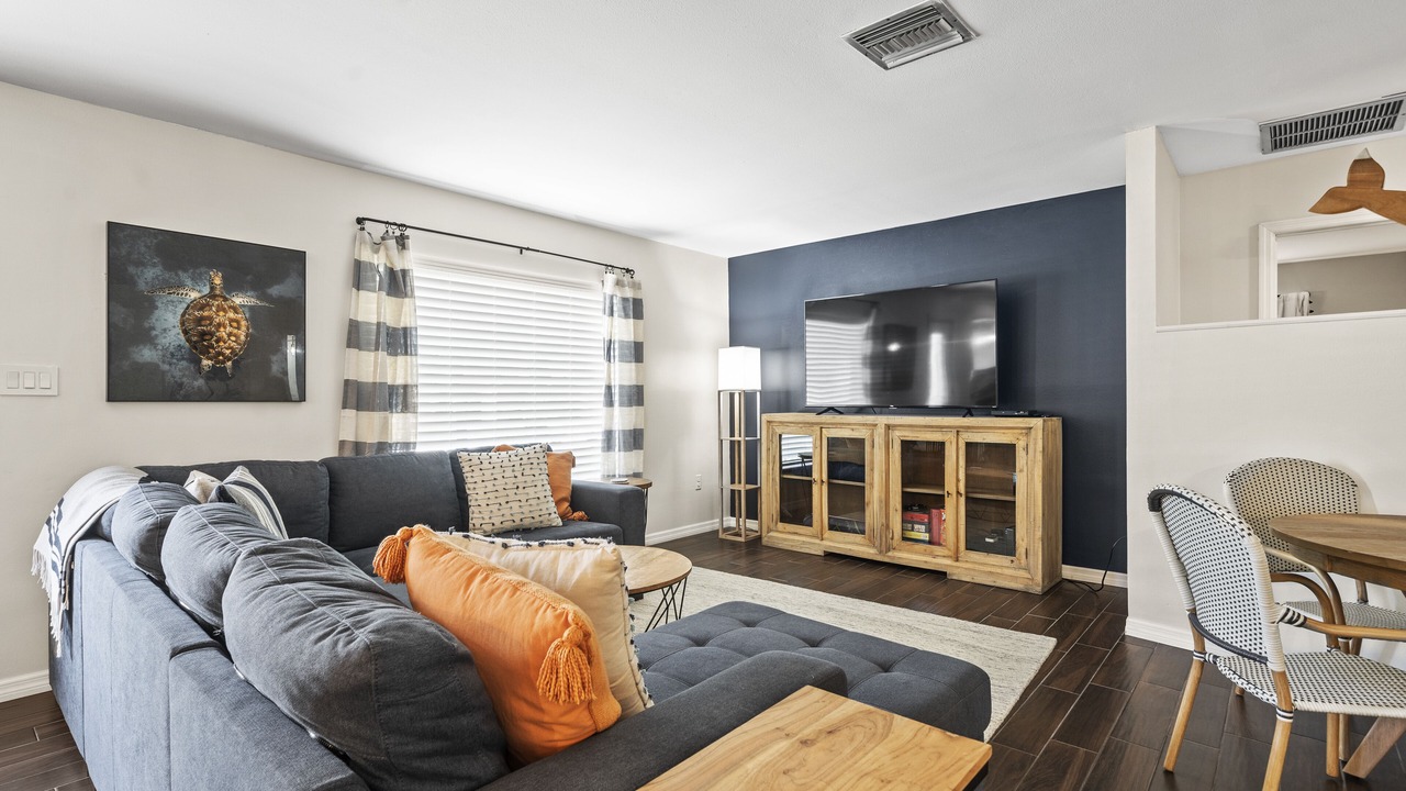 Photo of Livingroom in Indian Waters