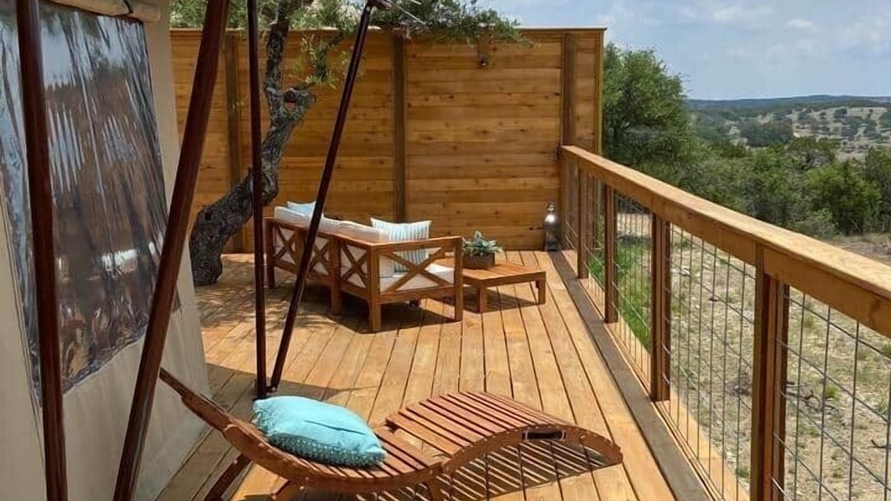 Photo of Patio Balcony in Oatmeal