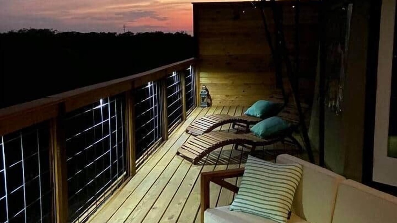 Photo of Patio Balcony in Oatmeal