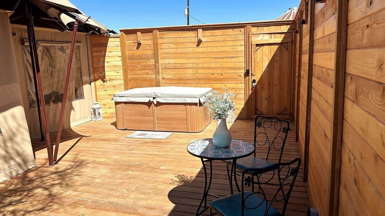 Photo of Patio Balcony in Oatmeal
