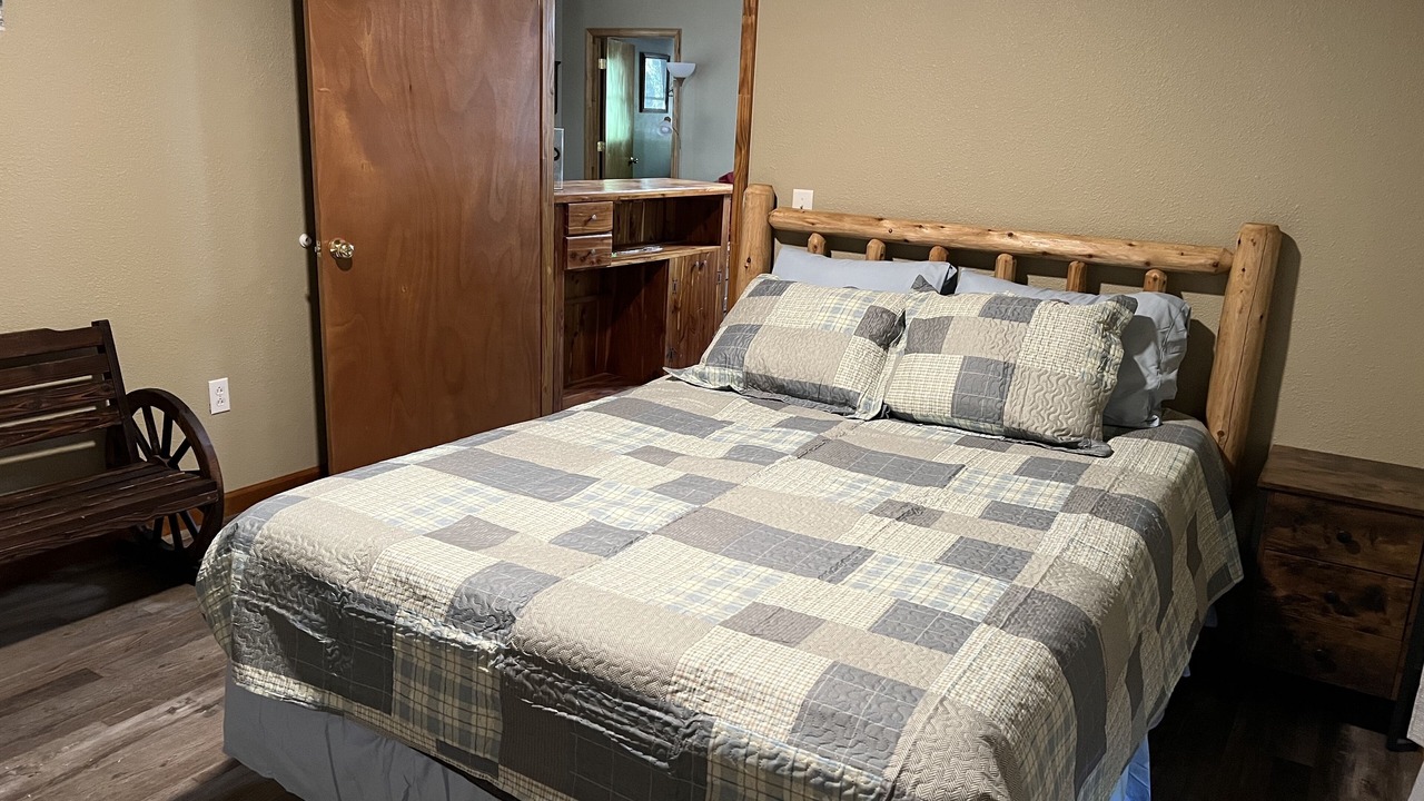 Photo of Bedroom in Glenwood