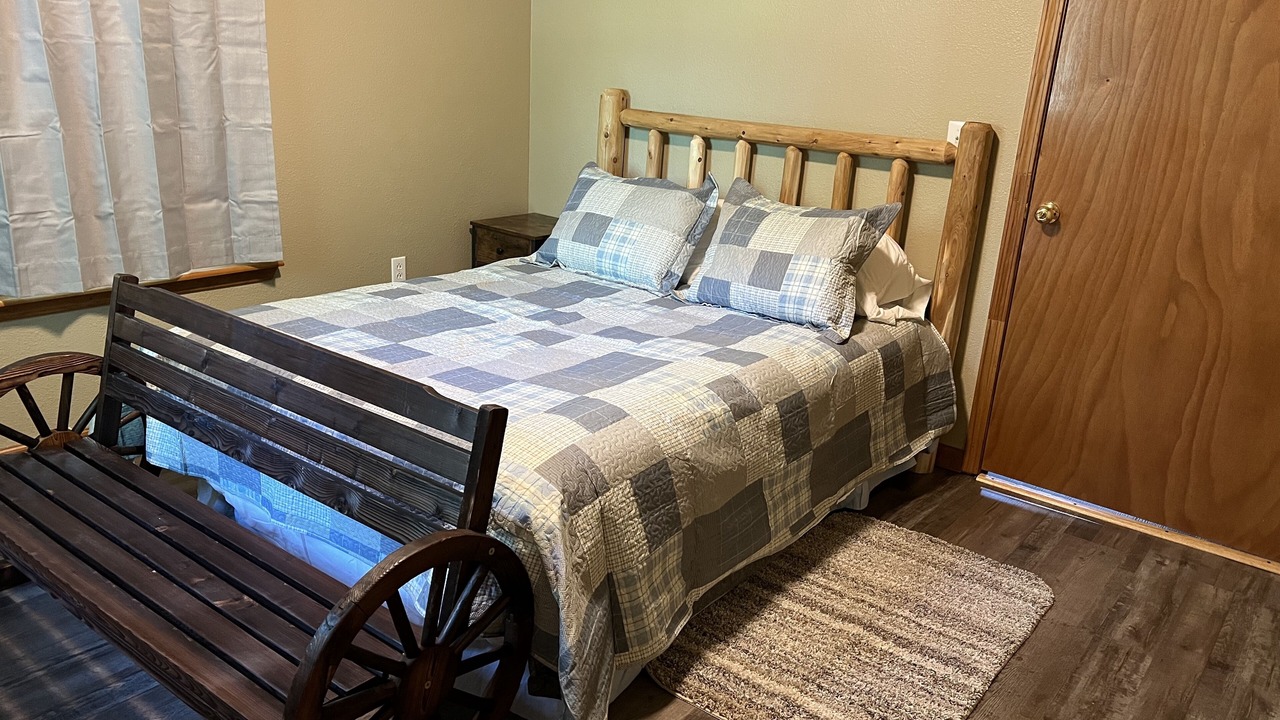 Photo of Bedroom in Glenwood