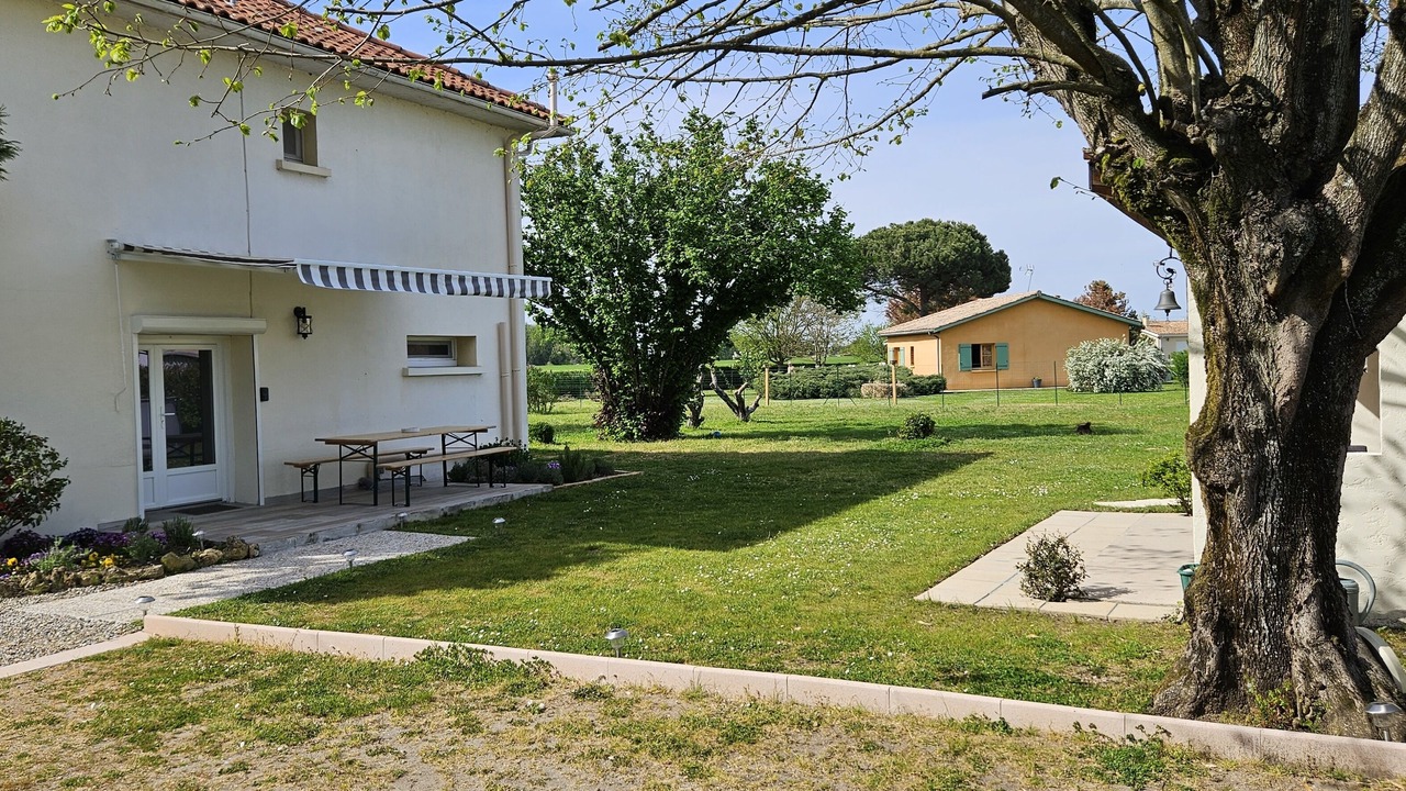 Photo of Patio Balcony in Coutras