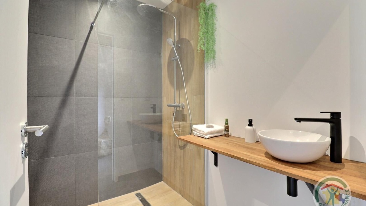 Photo of Bathroom in Iffendic