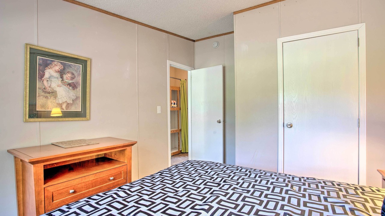Photo of Bedroom in Custer County