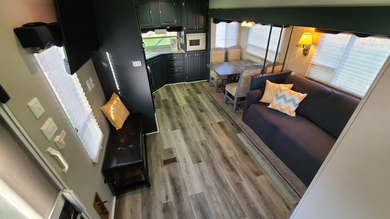 Photo of Livingroom in Custer