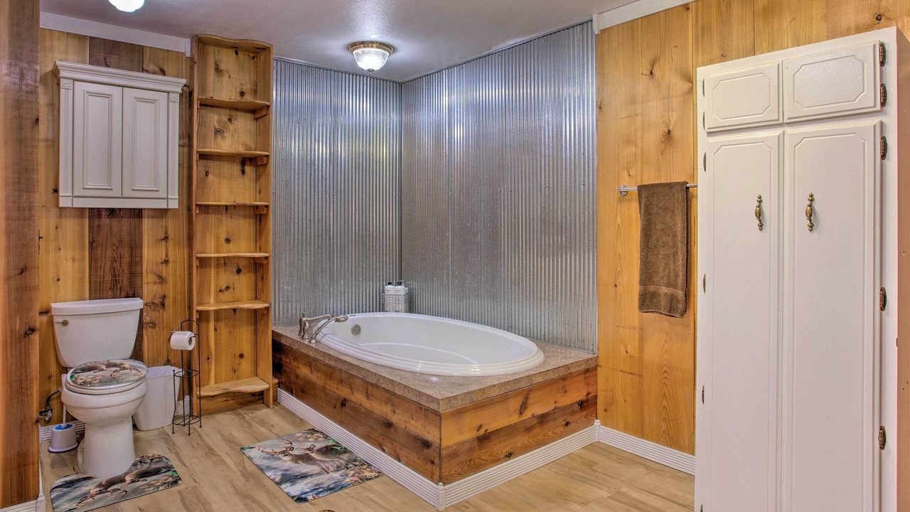 Photo of Bathroom in Custer County