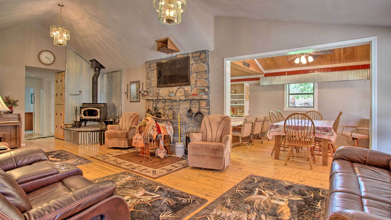 Photo of Bedroom in Custer County
