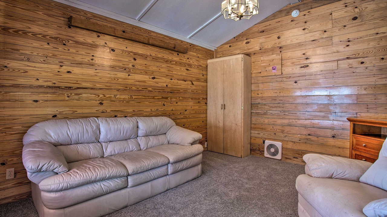 Photo of Bedroom in Custer County