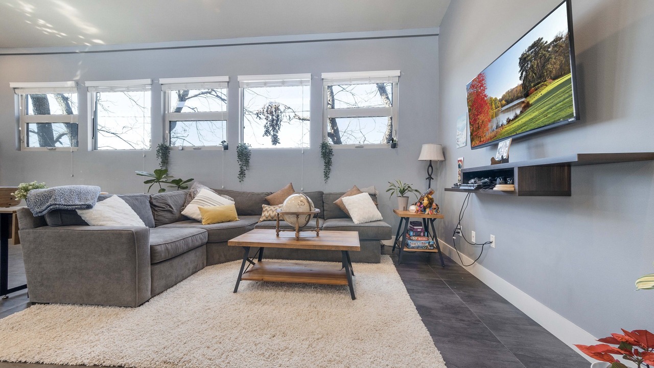 Photo of Livingroom in MLK