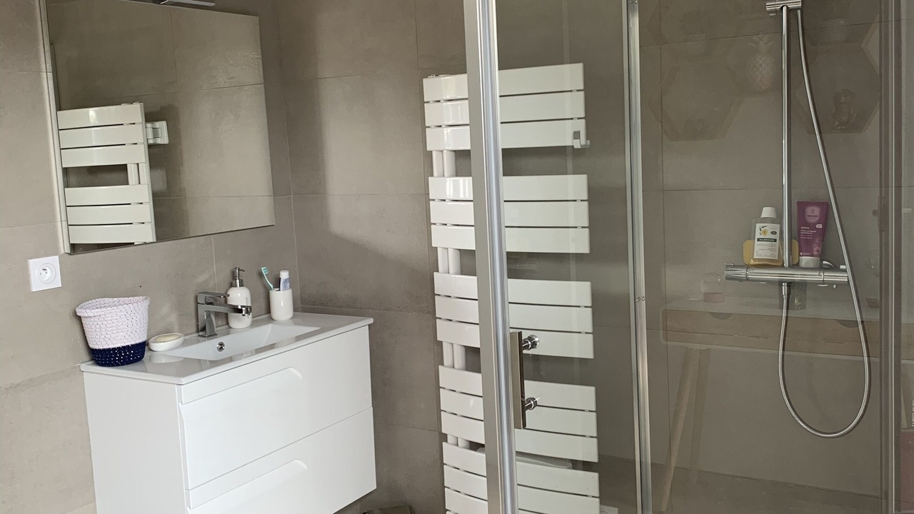 Photo of Bathroom in Combourg