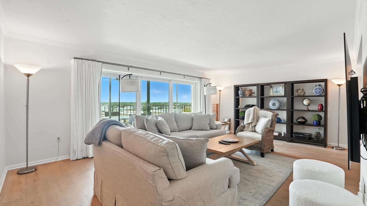 Photo of Livingroom in Park Shore