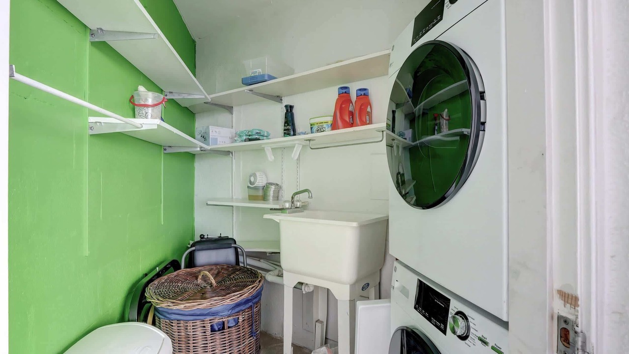 Photo of Bedroom in Park Shore