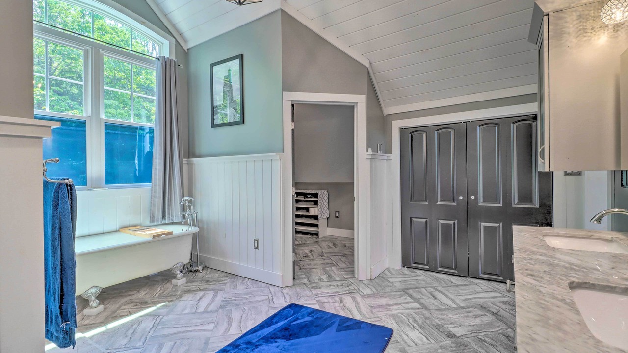 Photo of Bathroom in Lake Ariel