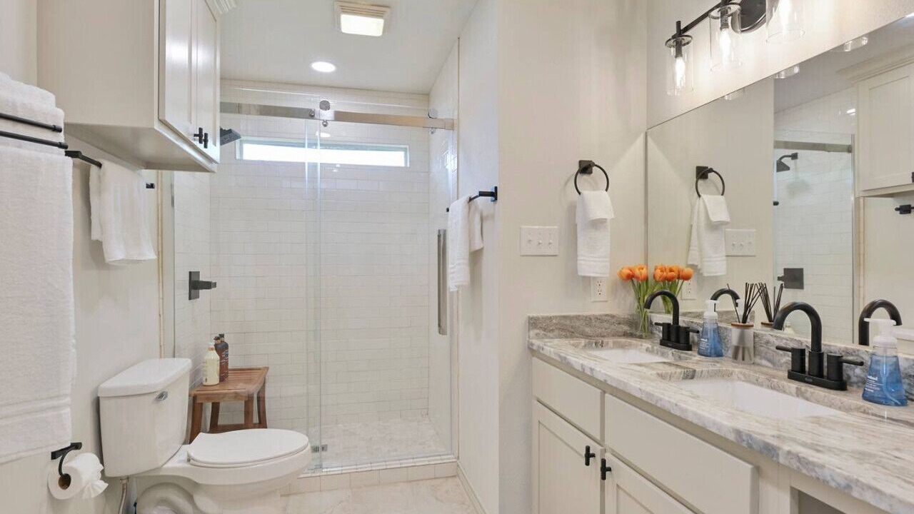 Photo of Bathroom in Copperfield