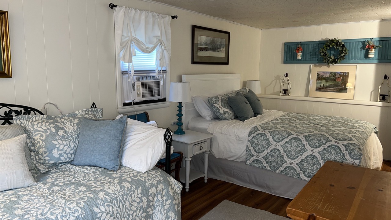 Photo of Bedroom in Roxbury