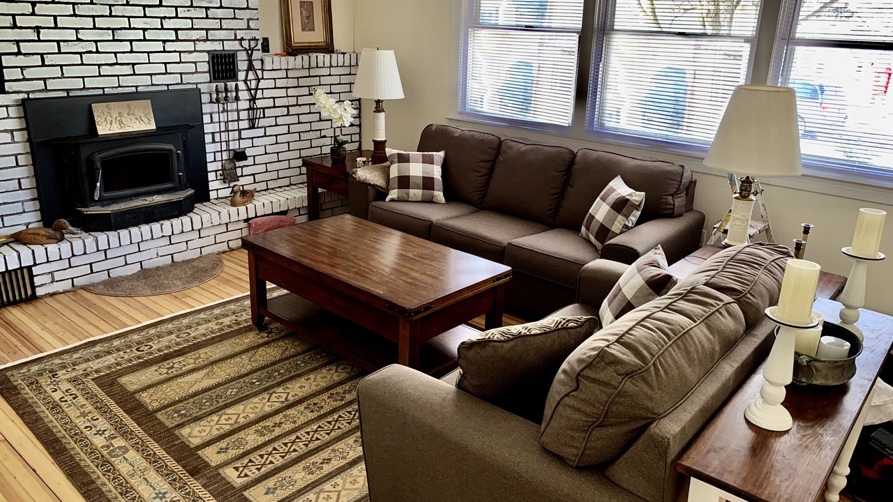 Photo of Livingroom in Roxbury