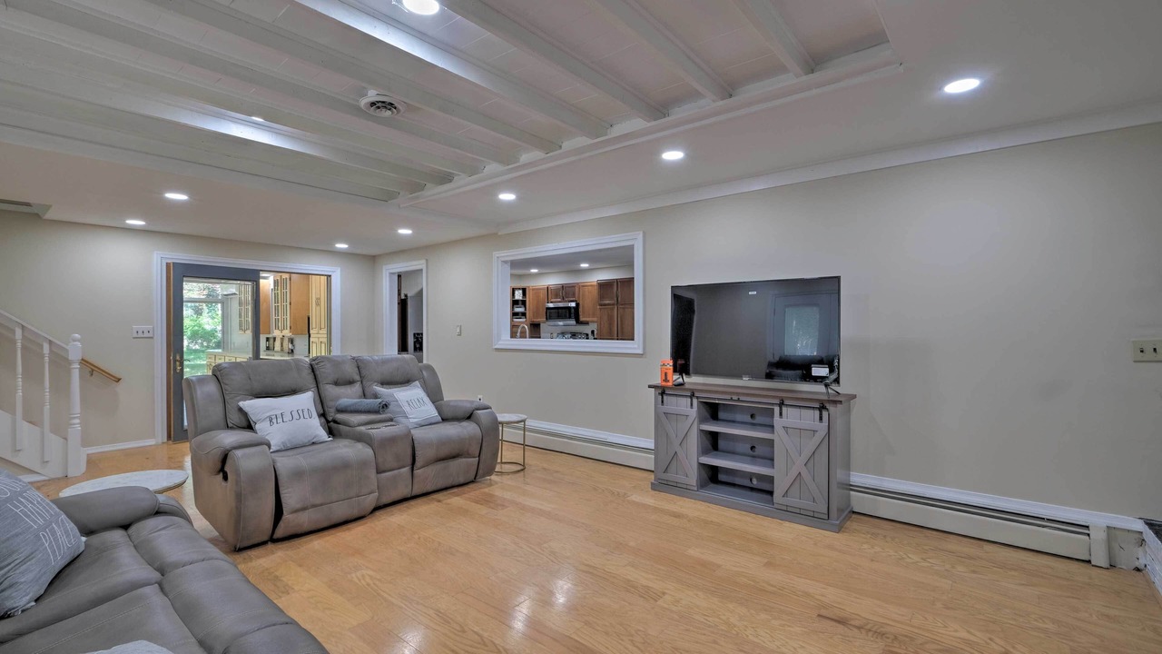 Photo of Livingroom in Selby-on-the-Bay