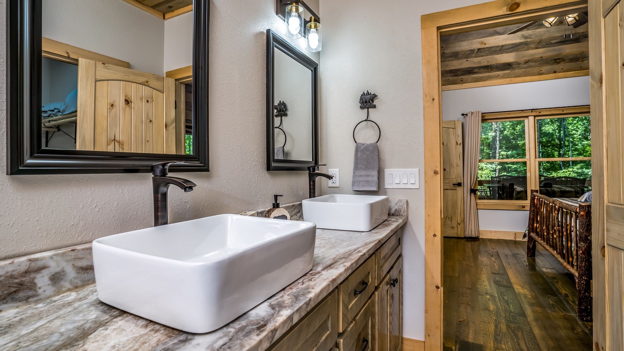 Photo of Bathroom in McCaysville