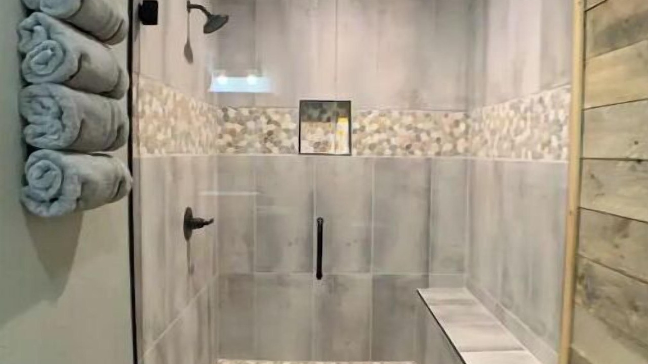Photo of Bathroom in McCaysville