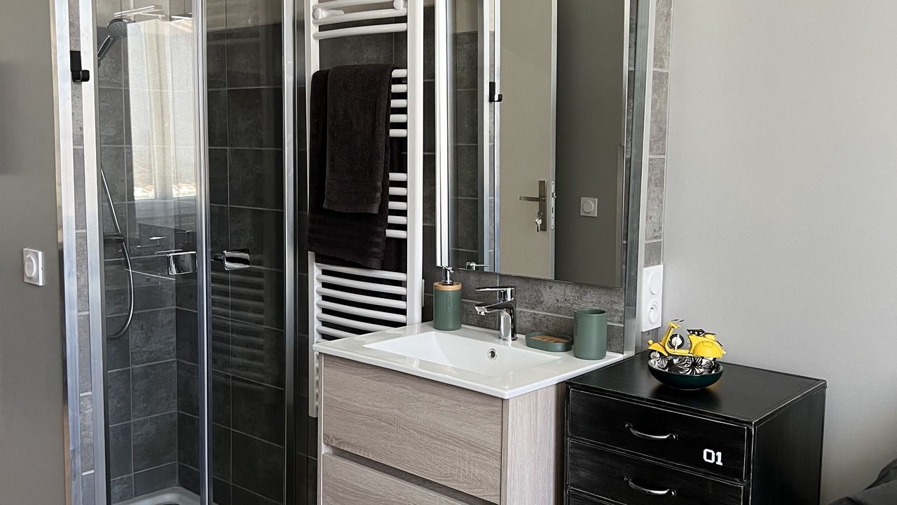 Photo of Bathroom in Lesparre-Medoc