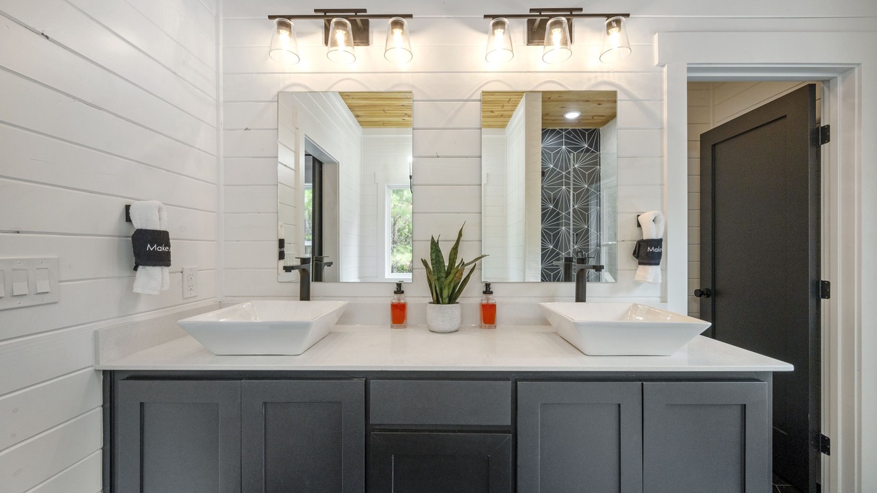 Photo of Bathroom in Broken Bow
