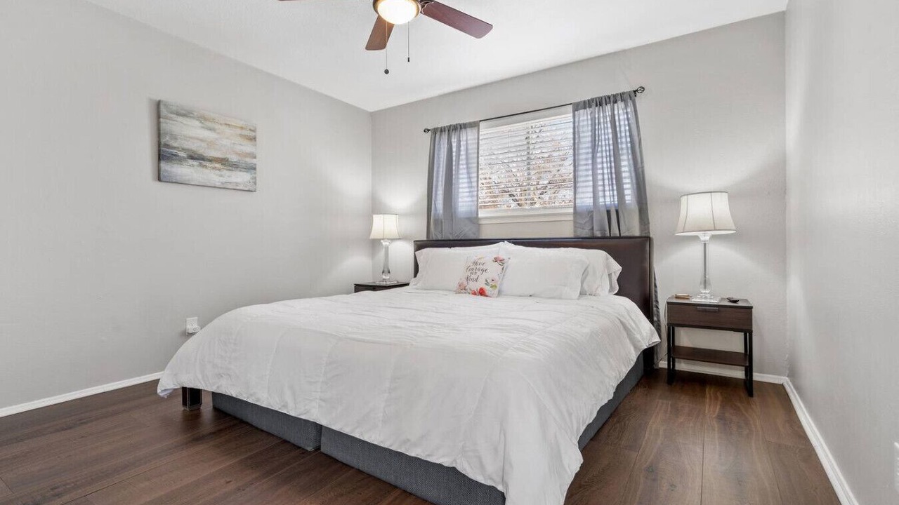 Photo of Bedroom in Central Arlington