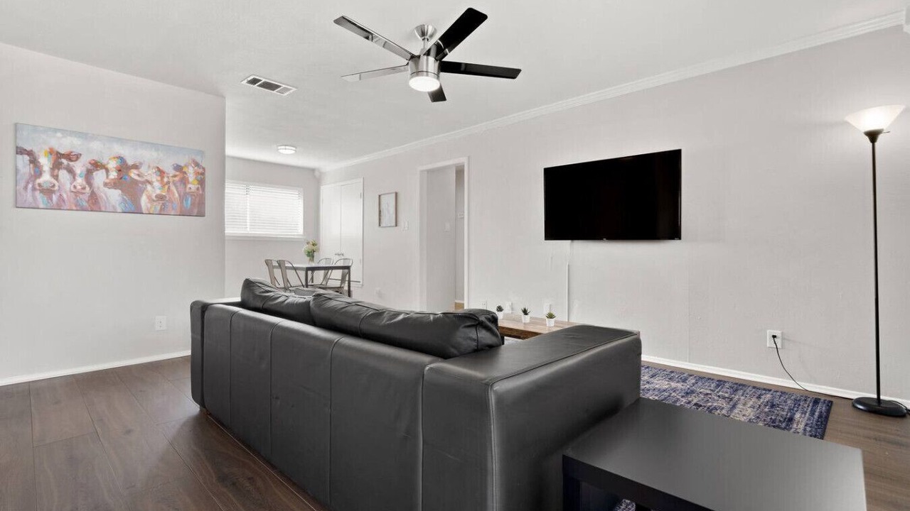 Photo of Livingroom in Central Arlington