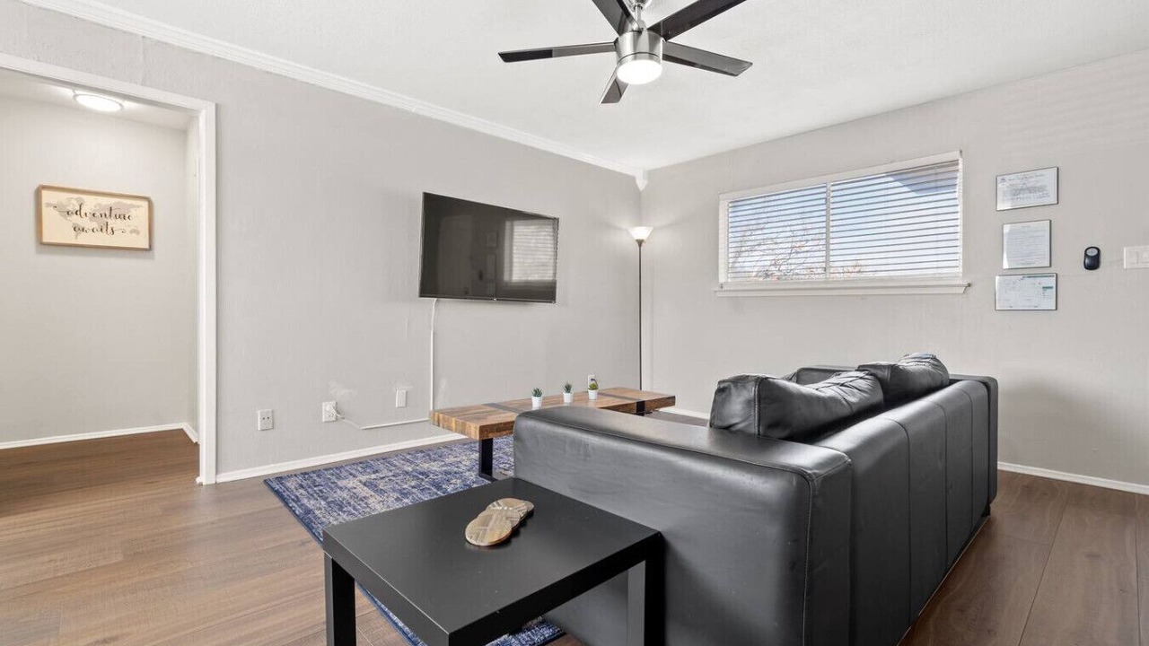 Photo of Livingroom in Central Arlington