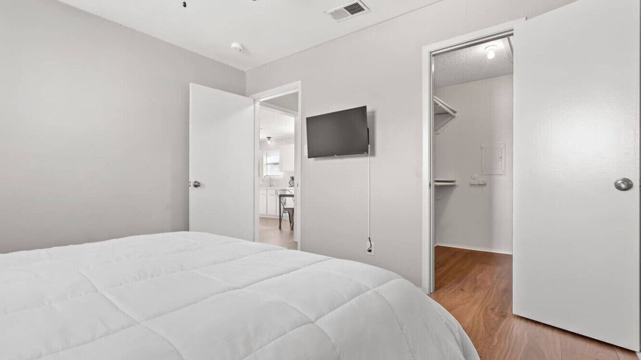 Photo of Bedroom in Central Arlington