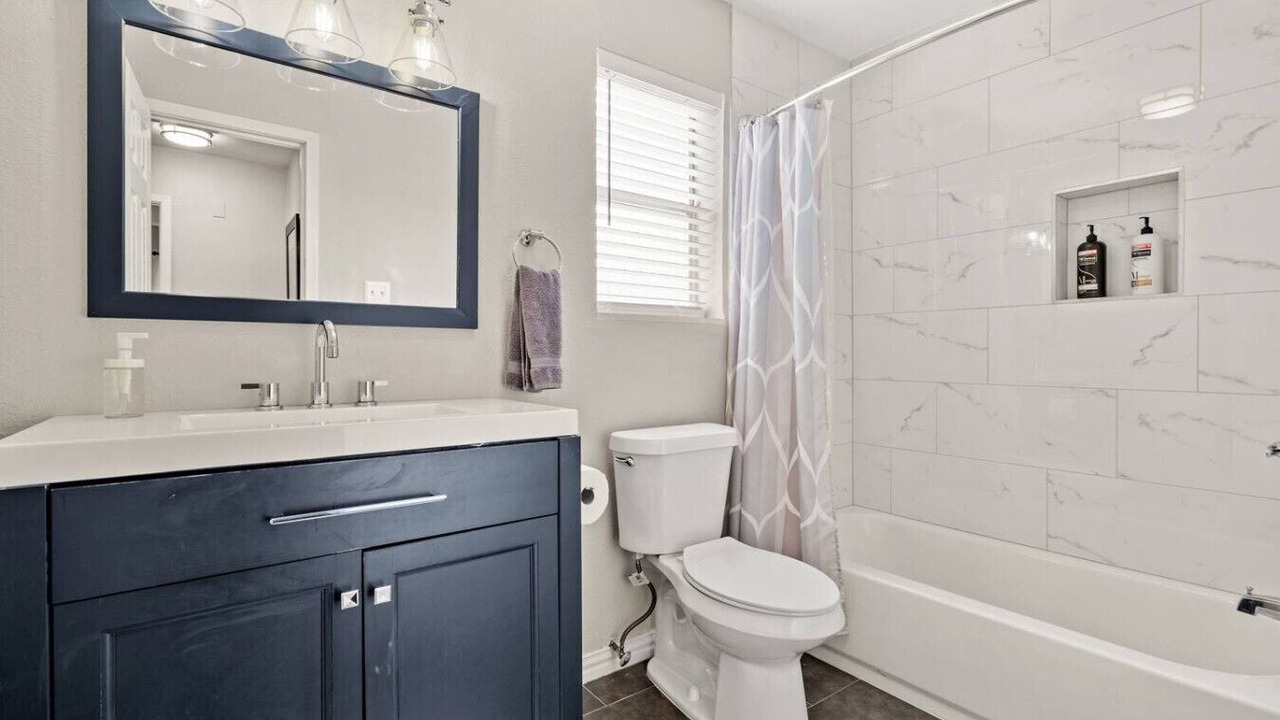 Photo of Bathroom in Central Arlington