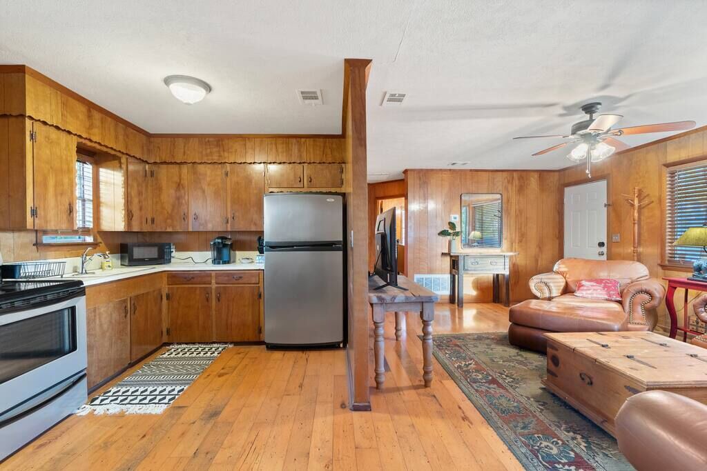 Photo of Kitchen in Gun Barrel City