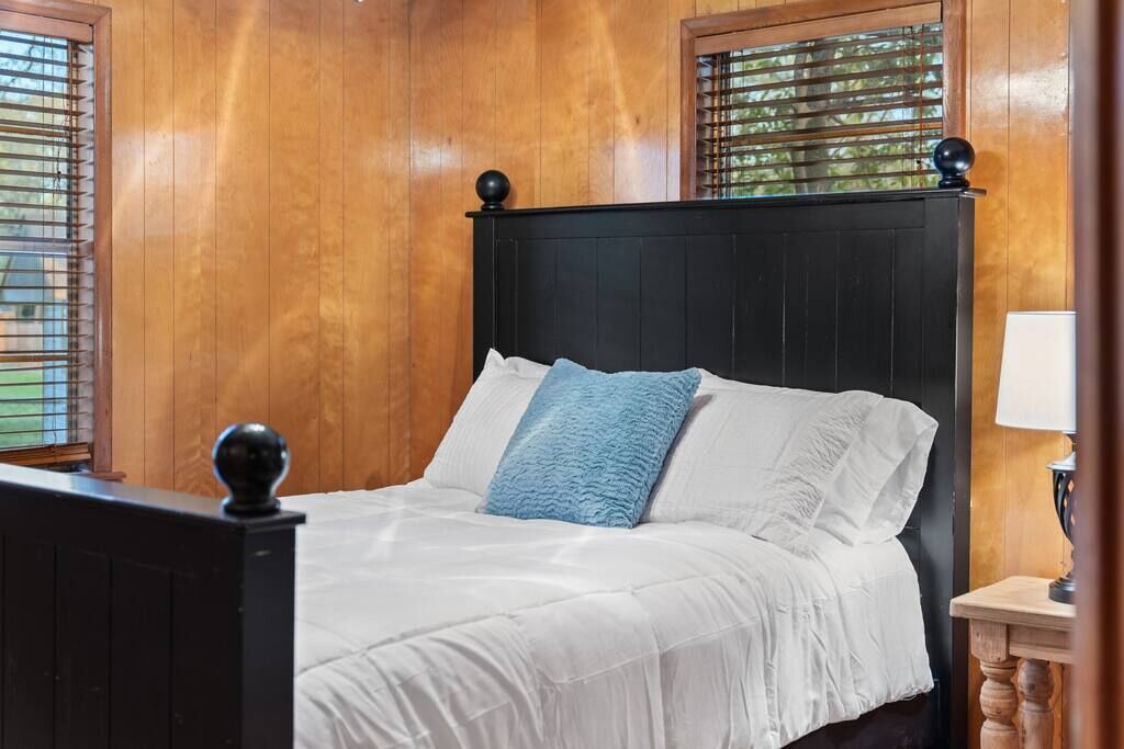 Photo of Bedroom in Gun Barrel City