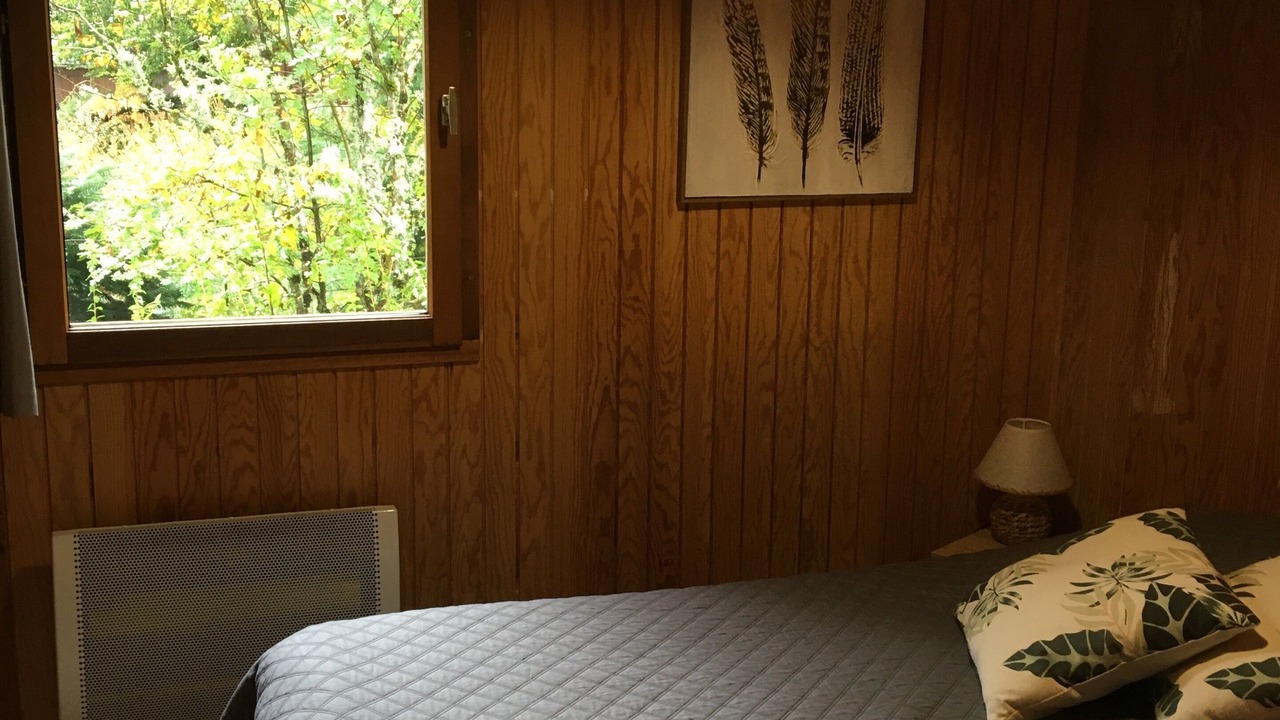 Photo of Bedroom in Moux-en-Morvan