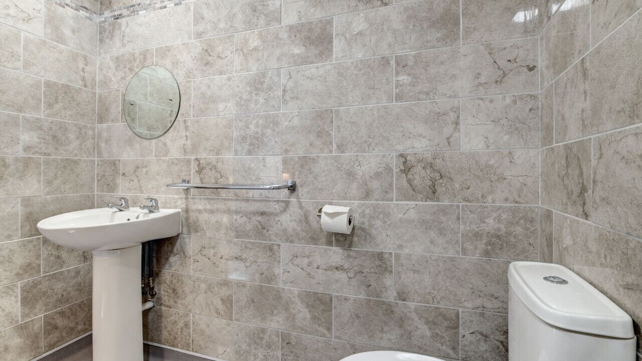 Photo of Bathroom in Babbacombe